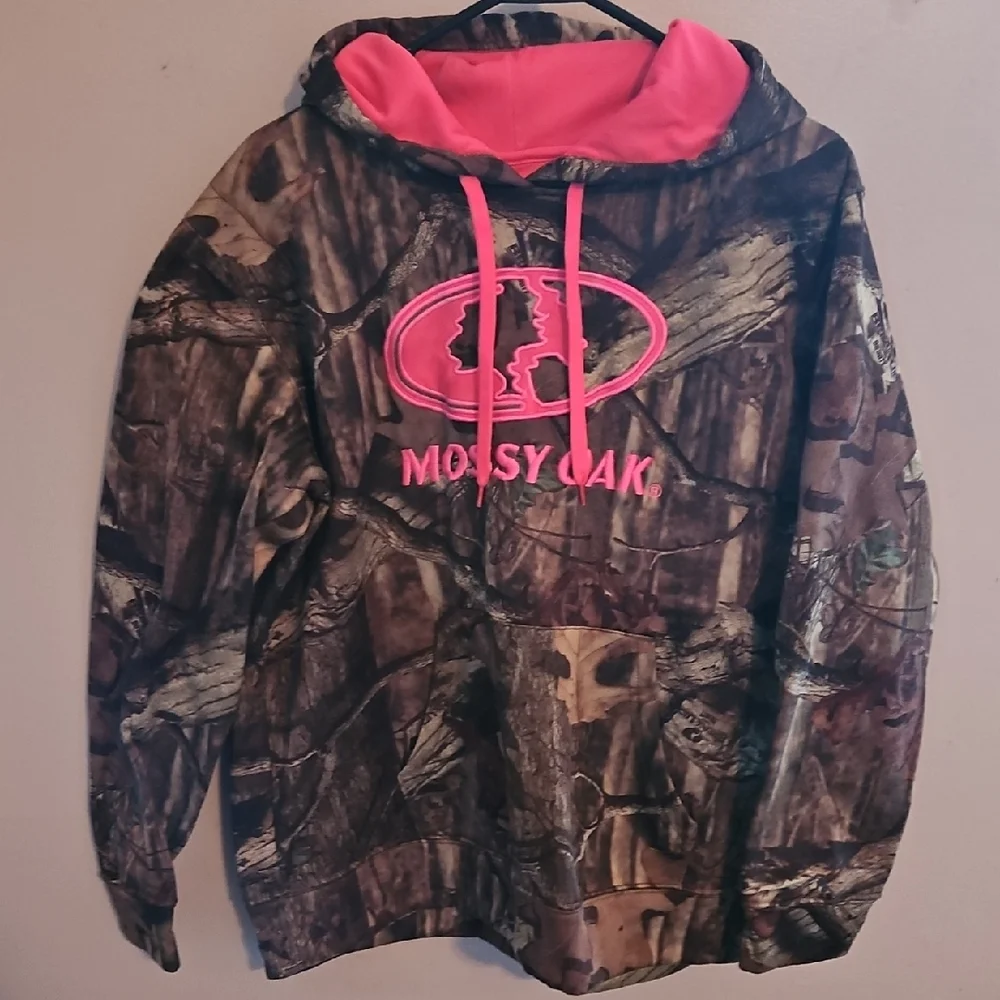 Mossy Oak Womens Camo Hoodie with Pink Accents - Picture 1 of 3